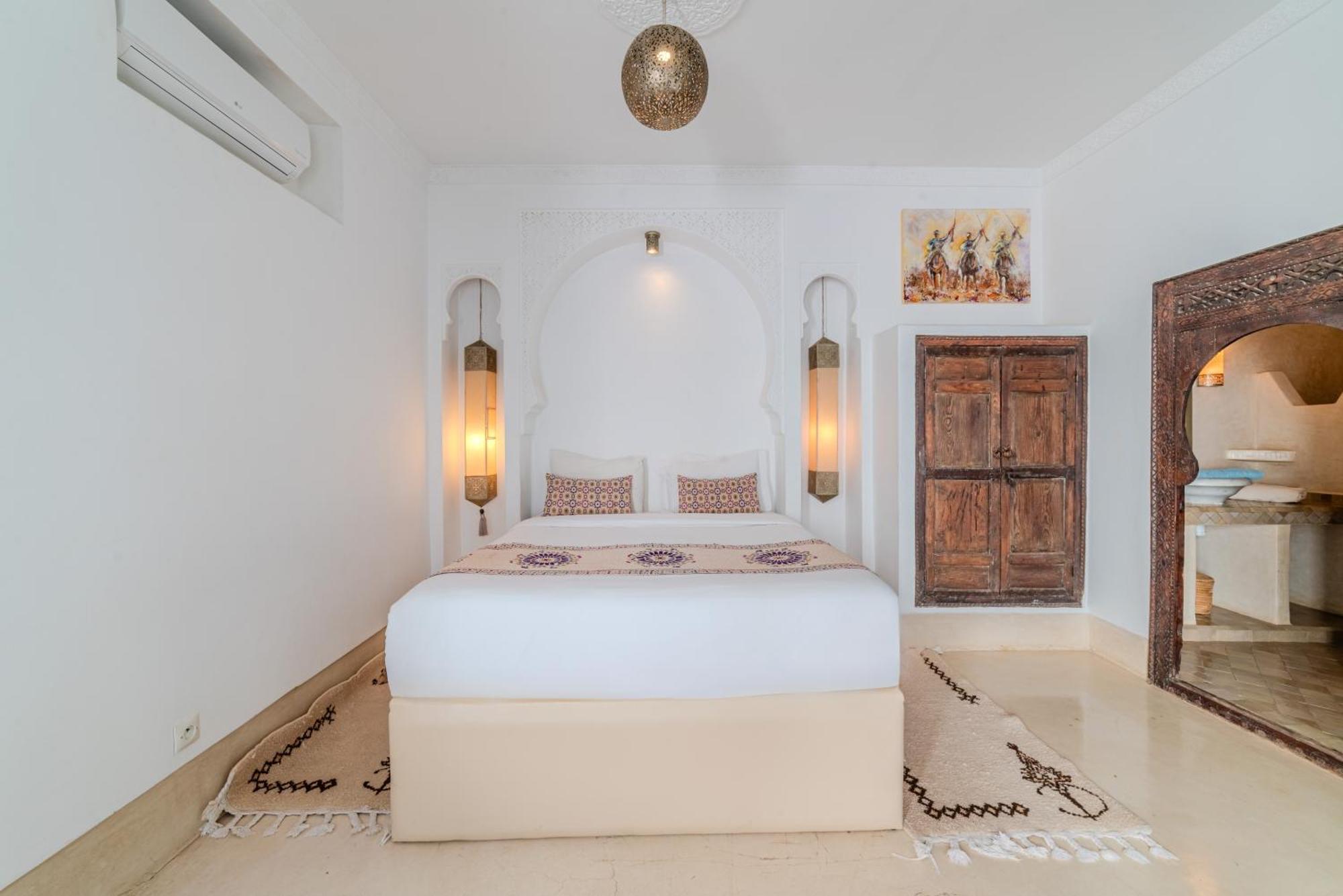 Riad Ayla Avec Piscine Privee 马拉喀什 外观 照片